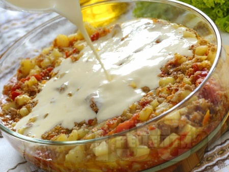 Класическа картофена мусака с кайма и заливка с кисело мляко - снимка на рецептата Класическа картофена мусака с кайма и заливка с кисело мляко - снимка на рецептата